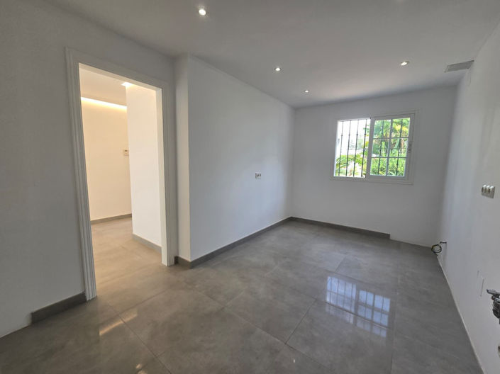 Image No.17-3 Bed Townhouse for sale