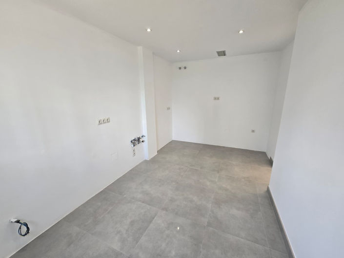 Image No.19-3 Bed Townhouse for sale