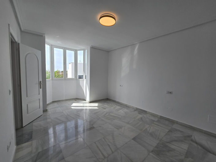 Image No.22-3 Bed Townhouse for sale