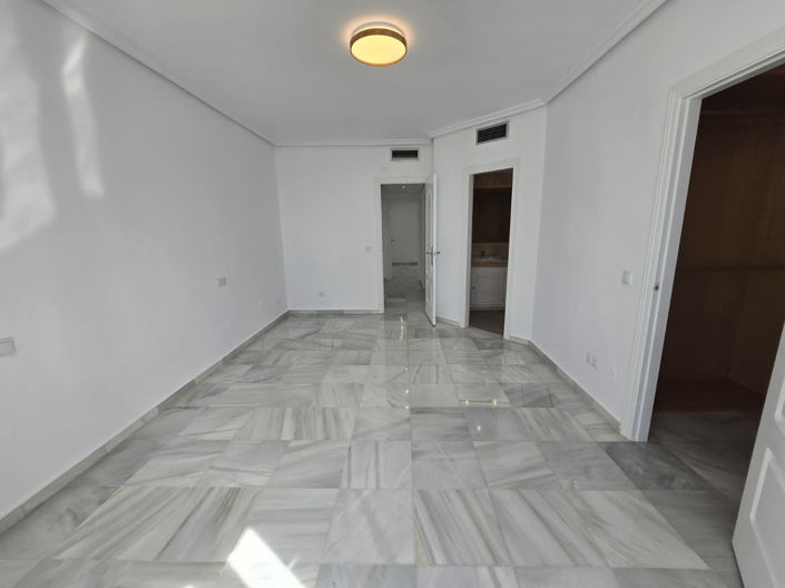 Image No.23-3 Bed Townhouse for sale