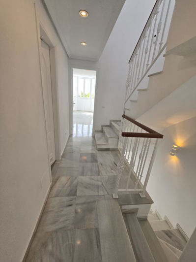 Image No.28-3 Bed Townhouse for sale