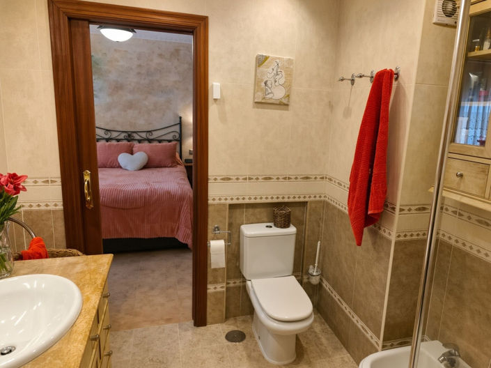 Image No.13-4 Bed Apartment for sale