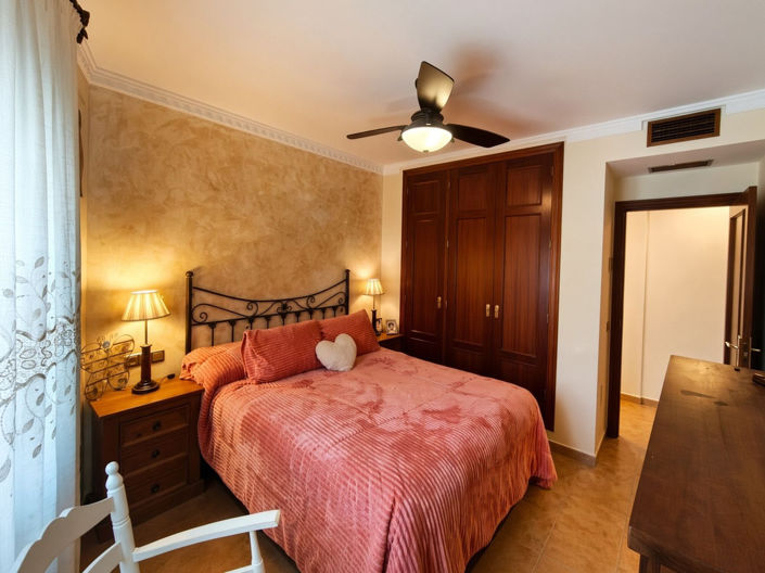 Image No.17-4 Bed Apartment for sale
