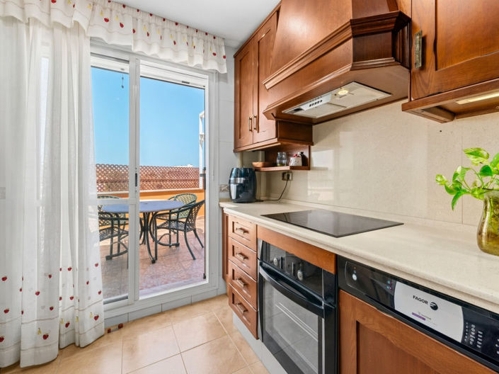 Image No.2-4 Bed Apartment for sale