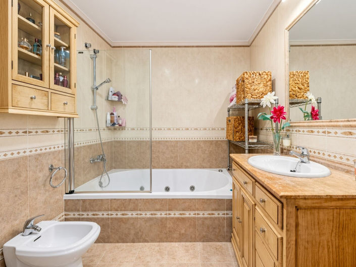 Image No.34-4 Bed Apartment for sale