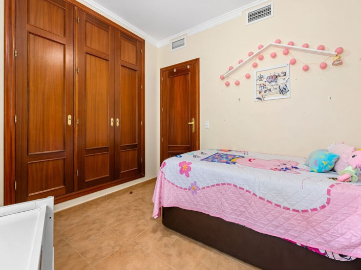 Image No.35-4 Bed Apartment for sale