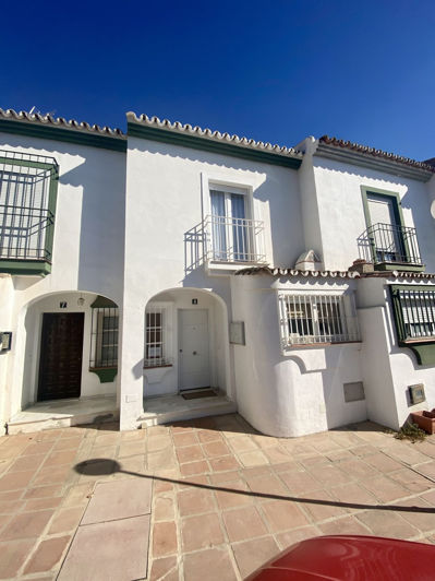 Image No.37-3 Bed Townhouse for sale