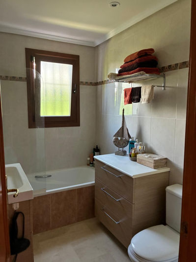 Image No.18-4 Bed Villa for sale