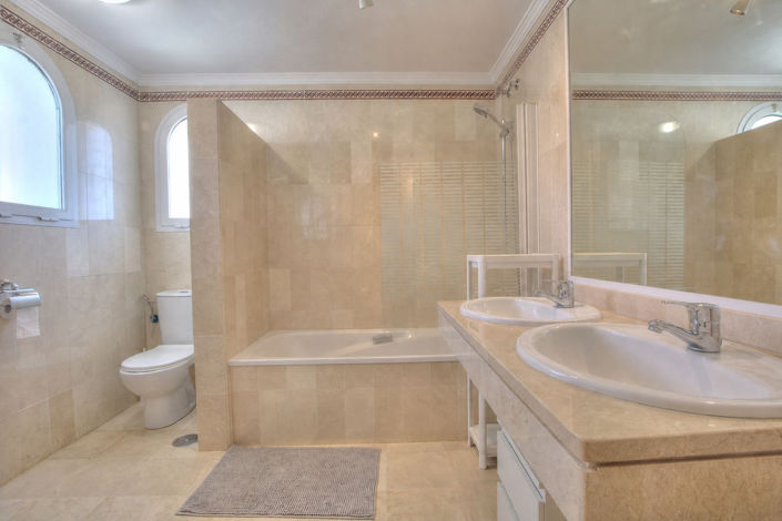 Image No.16-4 Bed Apartment for sale