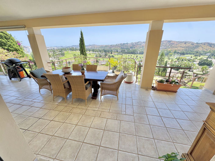 Image No.2-6 Bed Villa for sale