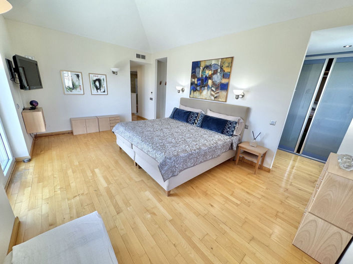 Image No.20-6 Bed Villa for sale