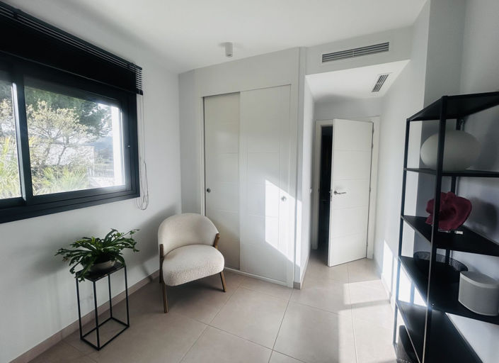 Image No.22-3 Bed Apartment for sale