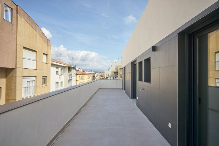 Image No.12-2 Bed Apartment for sale