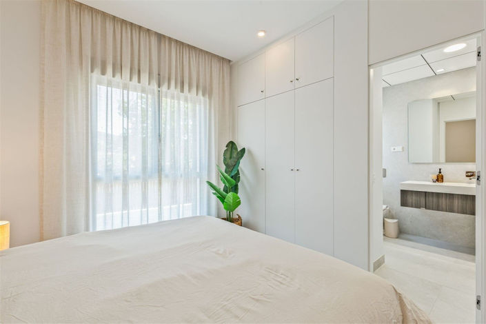 Image No.21-3 Bed Apartment for sale
