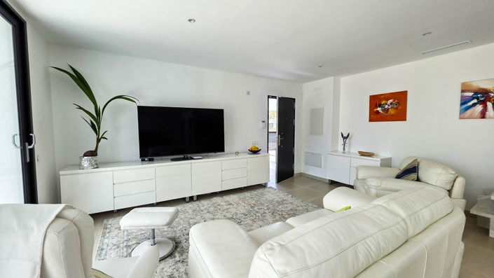 Image No.17-3 Bed Villa for sale