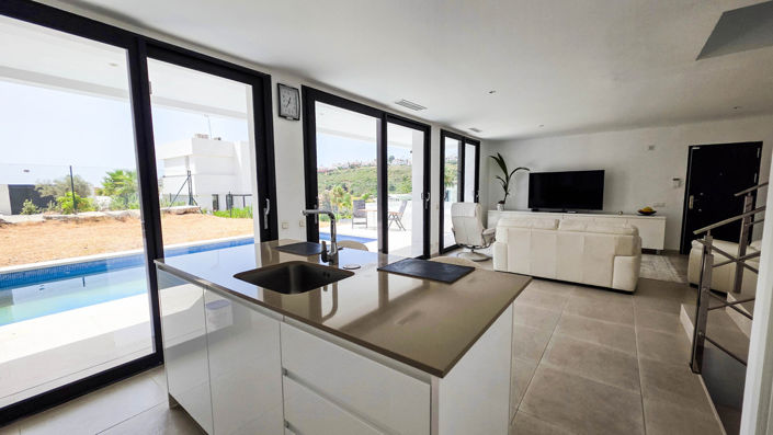 Image No.3-3 Bed Villa for sale