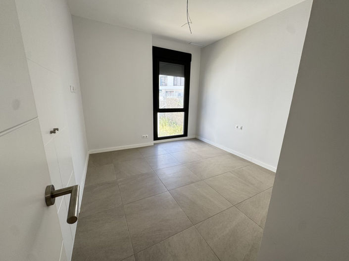 Image No.22-3 Bed Semi-Detached for sale