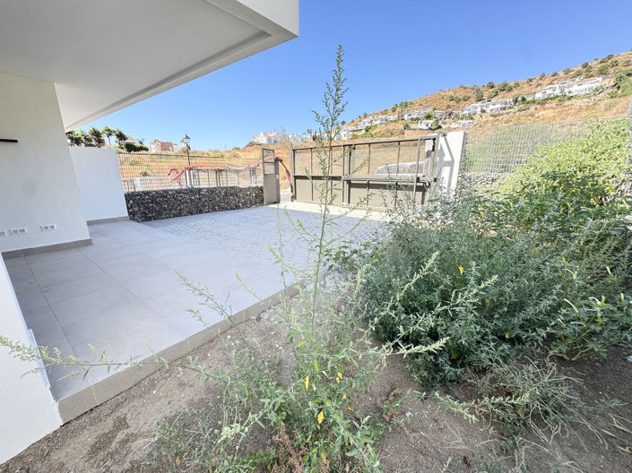 Image No.25-3 Bed Semi-Detached for sale
