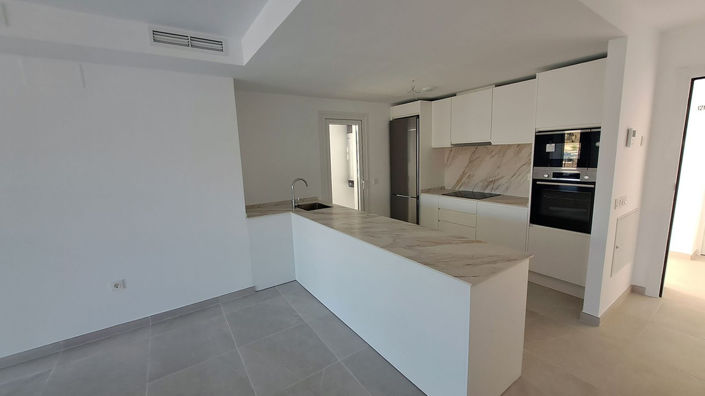 Image No.8-2 Bed Apartment for sale