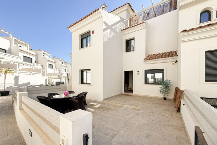 Image No.45-3 Bed Townhouse for sale