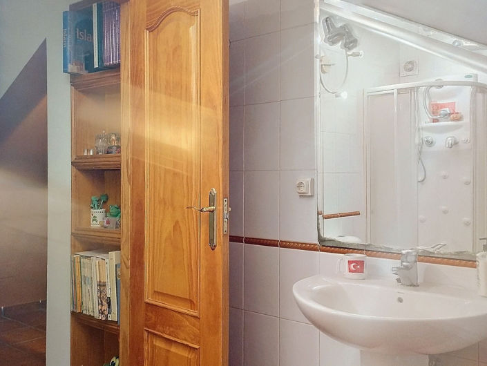 Image No.23-5 Bed Semi-Detached for sale