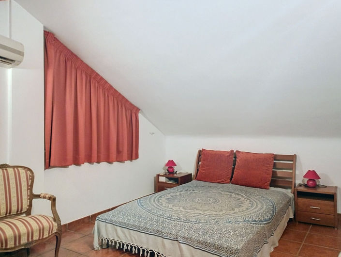 Image No.24-5 Bed Semi-Detached for sale