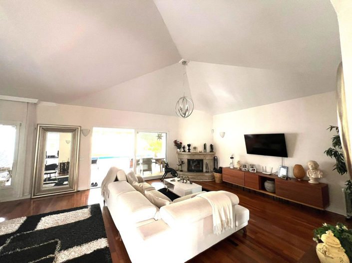 Image No.20-6 Bed Villa for sale