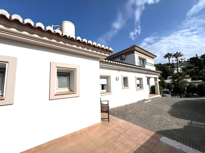 Image No.3-6 Bed Villa for sale