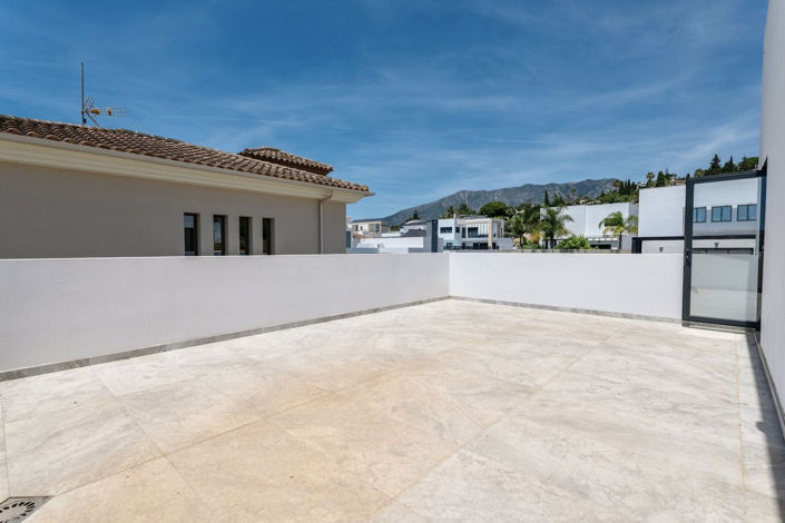 Image No.19-2 Bed Villa for sale