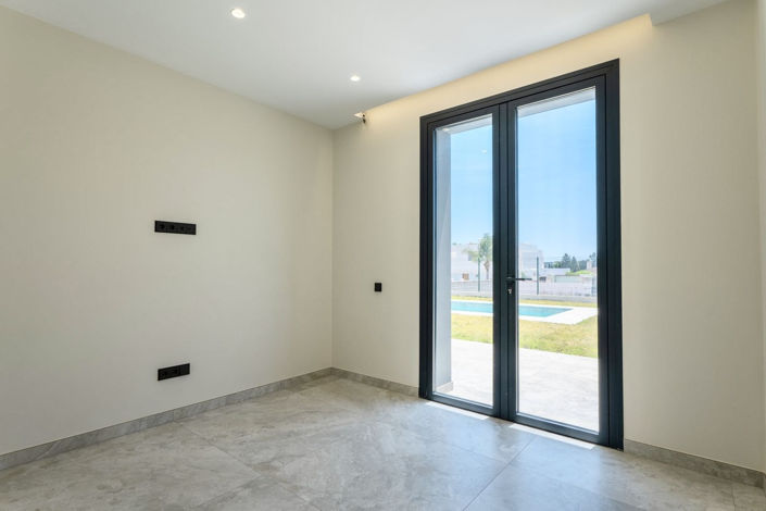 Image No.44-2 Bed Villa for sale
