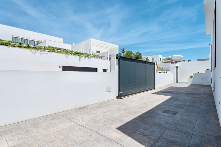 Image No.51-2 Bed Villa for sale
