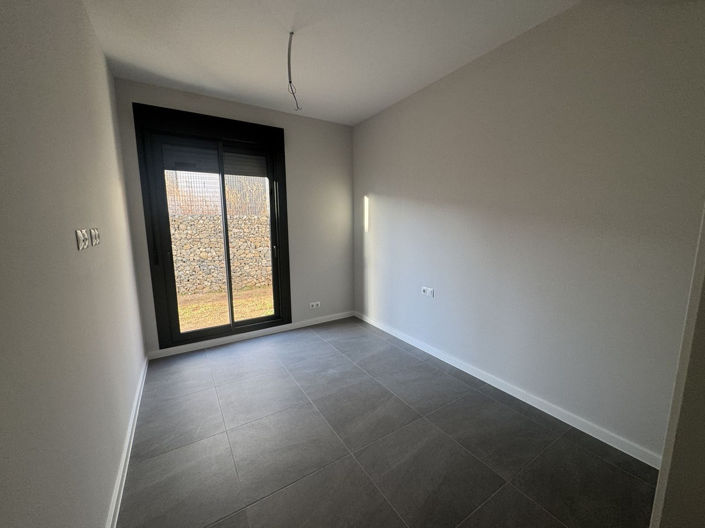 Image No.19-3 Bed Townhouse for sale