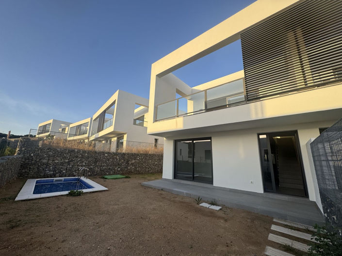 Image No.24-3 Bed Townhouse for sale