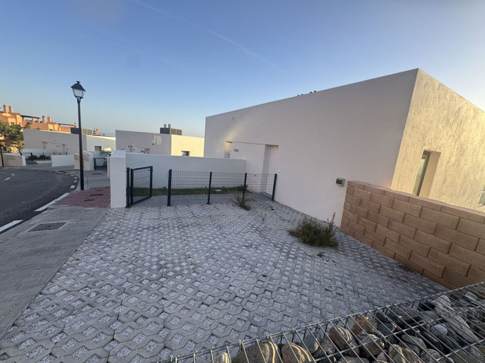 Image No.25-3 Bed Townhouse for sale