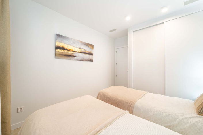 Image No.20-2 Bed Apartment for sale