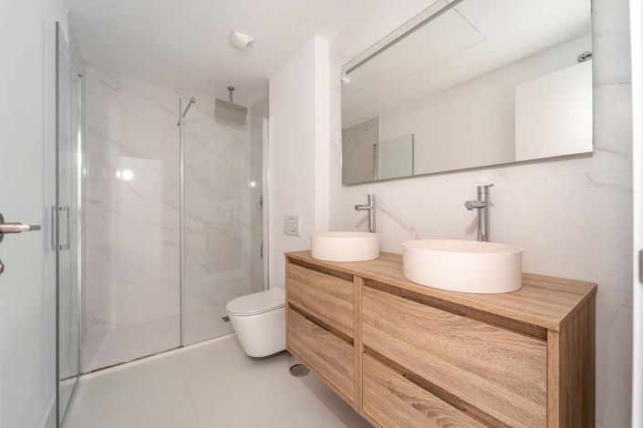 Image No.20-2 Bed Apartment for sale