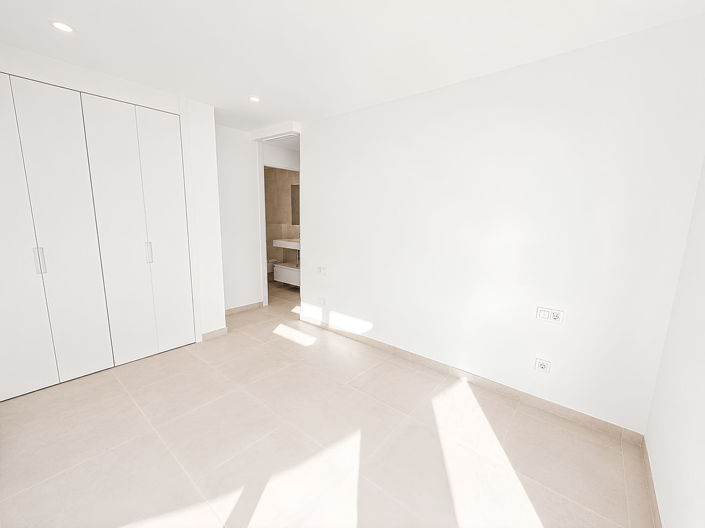 Image No.16-3 Bed Apartment for sale