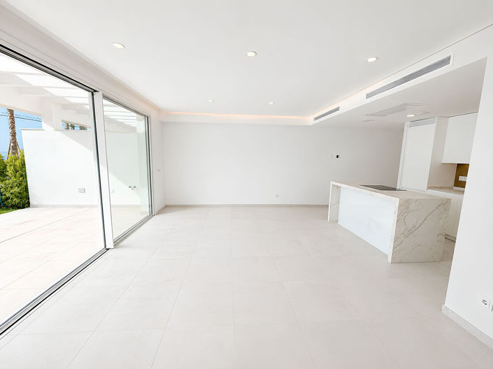 Image No.20-3 Bed Apartment for sale