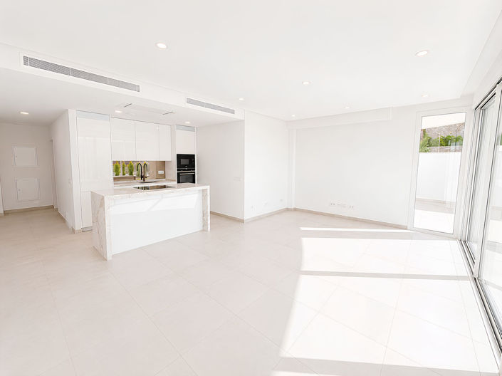 Image No.26-3 Bed Apartment for sale