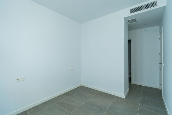 Image No.18-2 Bed Townhouse for sale