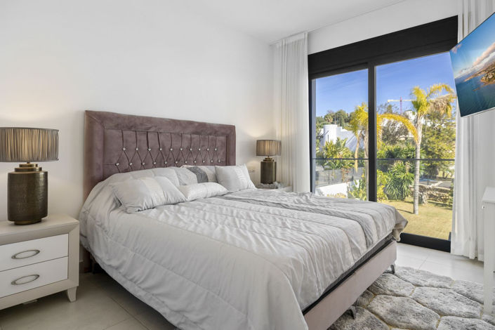 Image No.27-6 Bed Villa for sale