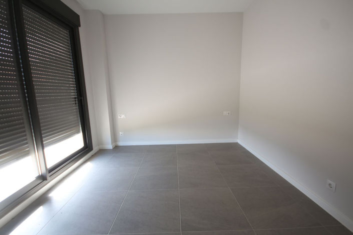 Image No.23-3 Bed Semi-Detached for sale