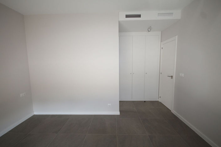 Image No.24-3 Bed Semi-Detached for sale