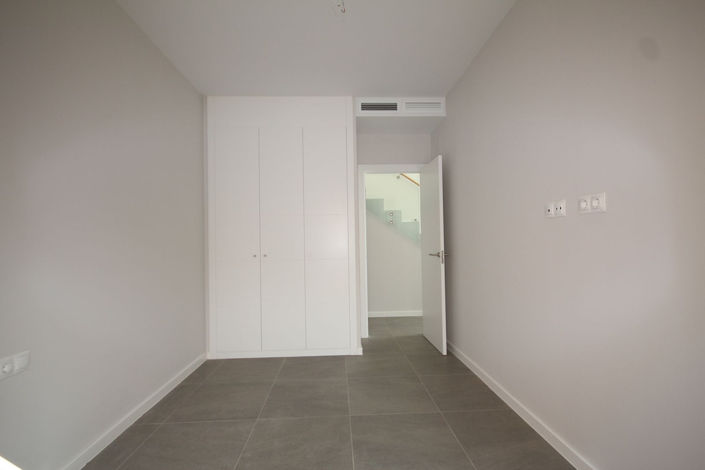 Image No.25-3 Bed Semi-Detached for sale
