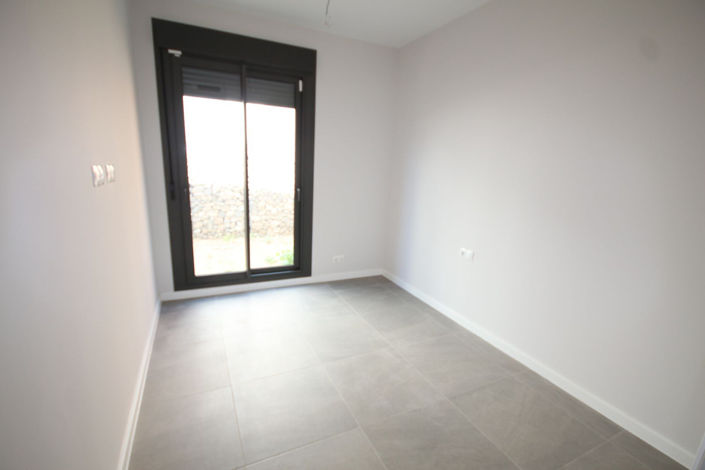 Image No.26-3 Bed Semi-Detached for sale