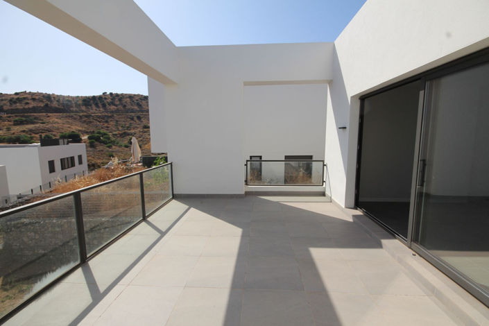 Image No.3-3 Bed Semi-Detached for sale