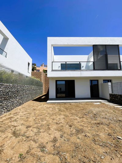 Image No.31-3 Bed Semi-Detached for sale