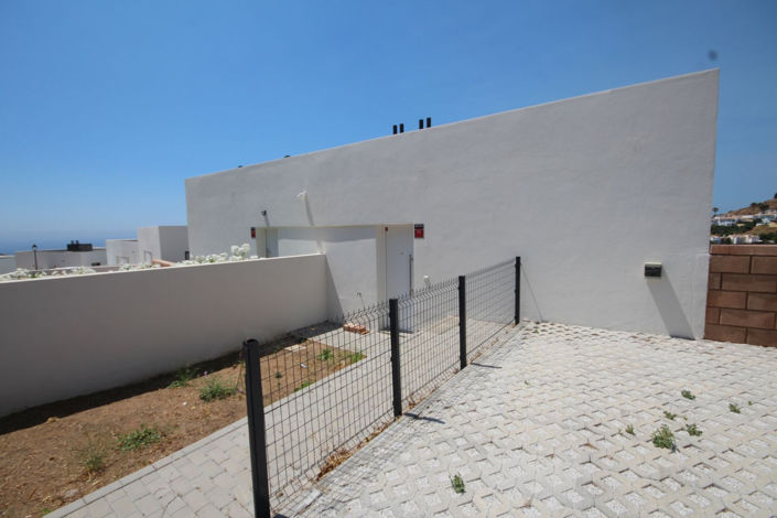 Image No.35-3 Bed Semi-Detached for sale