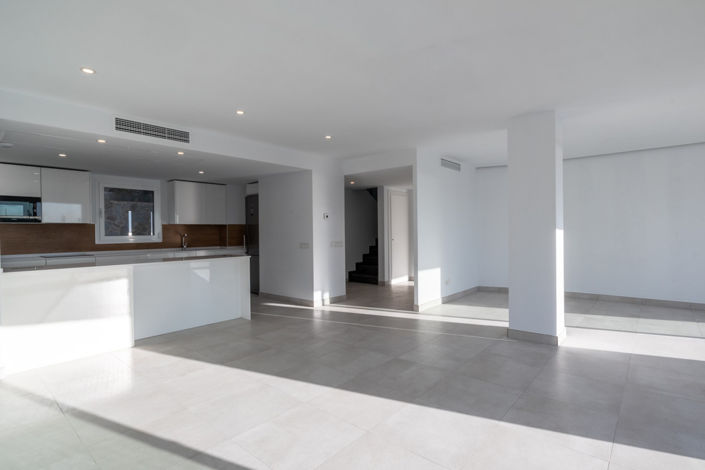 Image No.3-4 Bed Apartment for sale