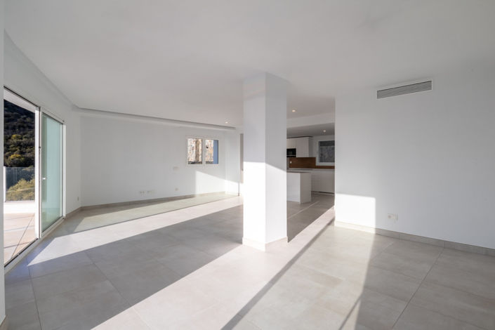 Image No.4-4 Bed Apartment for sale
